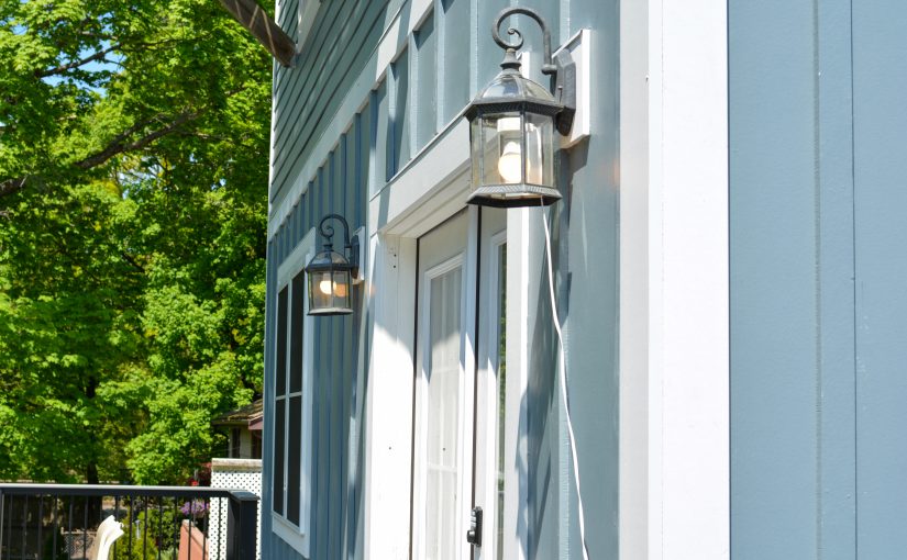 Close up of a house with newly installed siding by Patriot.